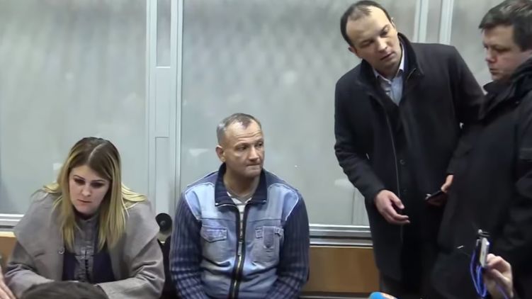 Главный скандал вчерашнего дня разгорелся после ареста активиста Майдана Бубенчика за убийство двух беркутовцев во время событий 20 февраля 2014 года