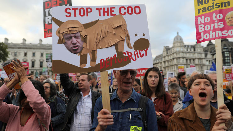 Накануне разгрома Джонсона в парламенте в Британии прошли протесты против брексита. Источник фото: Facebook