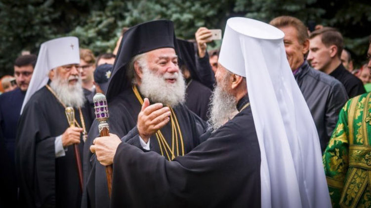 До недавних пор Феодор II призывал православных Украины быть верными митрополиту Онуфрию. Фото: eparhiya.od.ua