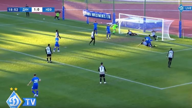 Назарий Русин забивает второй гол в ворота Нефтчи, скриншот