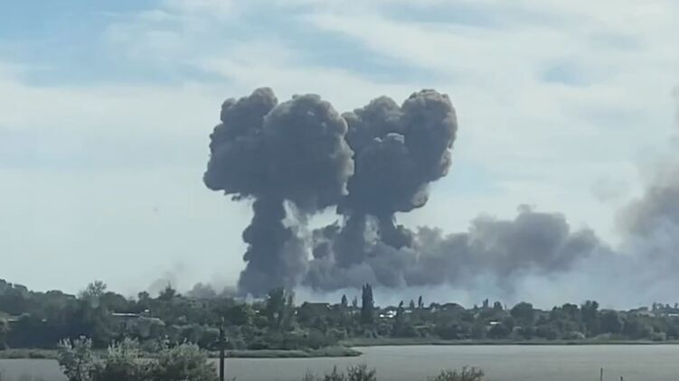 Взрыв на военном аэродроме в Новофедоровке в Крыму