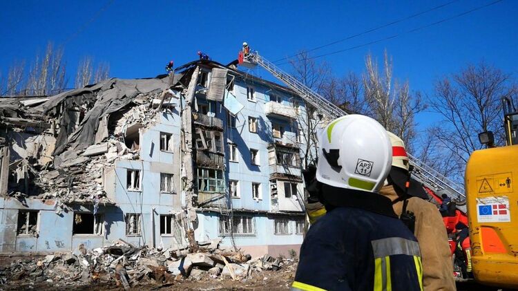 Дом в Запорожье после ракетного удара