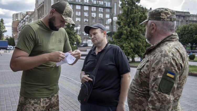 Співробітники ТЦК мають з 1 вересня носити бодікамери