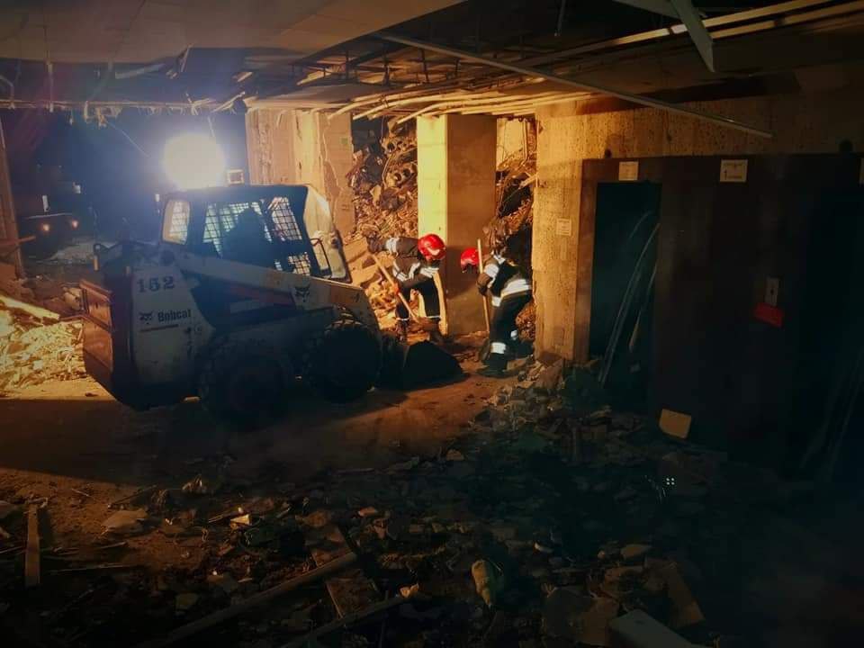 Николаев - в ГСЧС продолжают разбирать завалы после обстрела ОГА