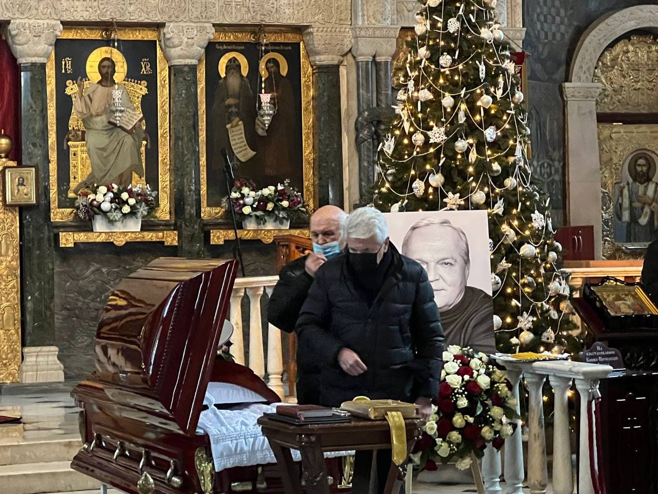 Владимир Литвин на прощании с Деркачом