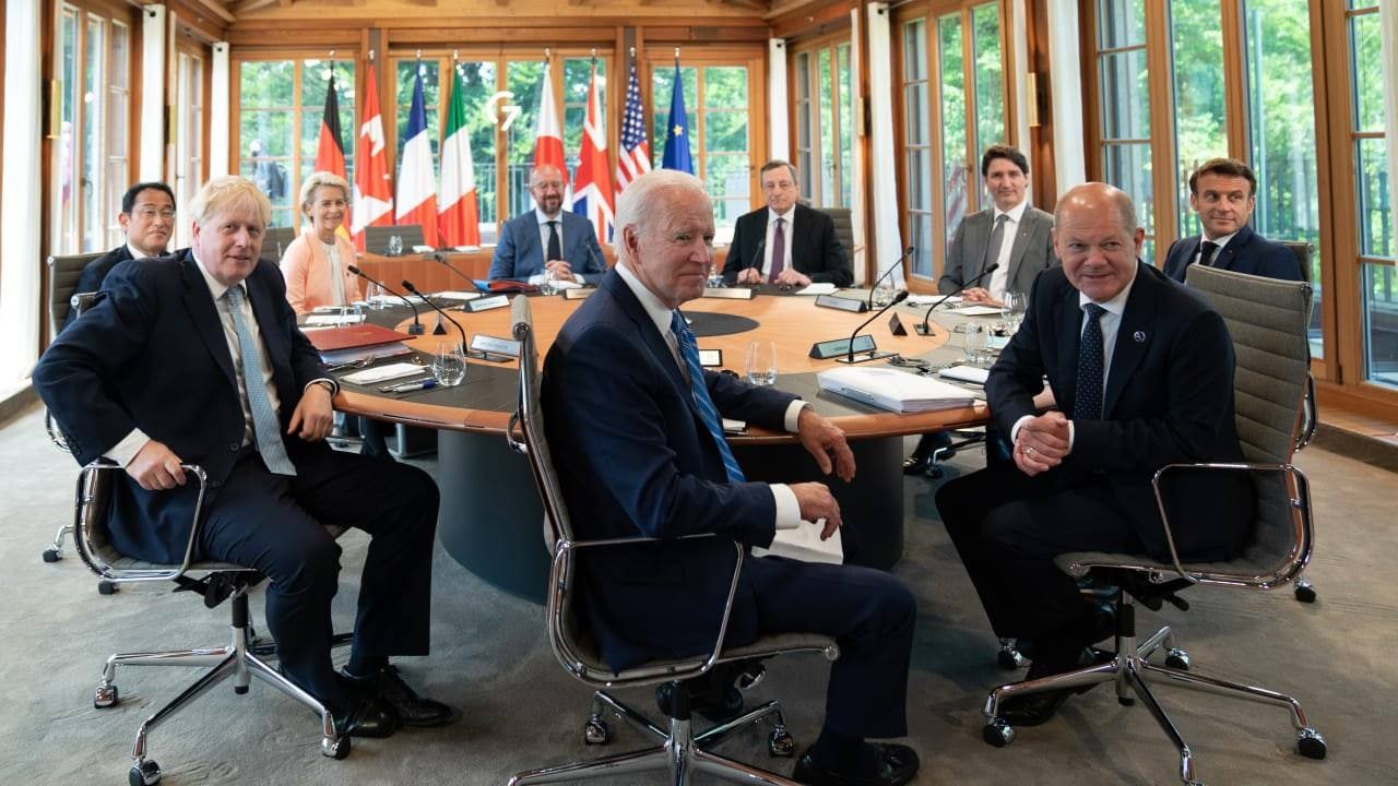 На встрече G7 в Мюнхене лидеры стран публично высмеяли Владимира Путина