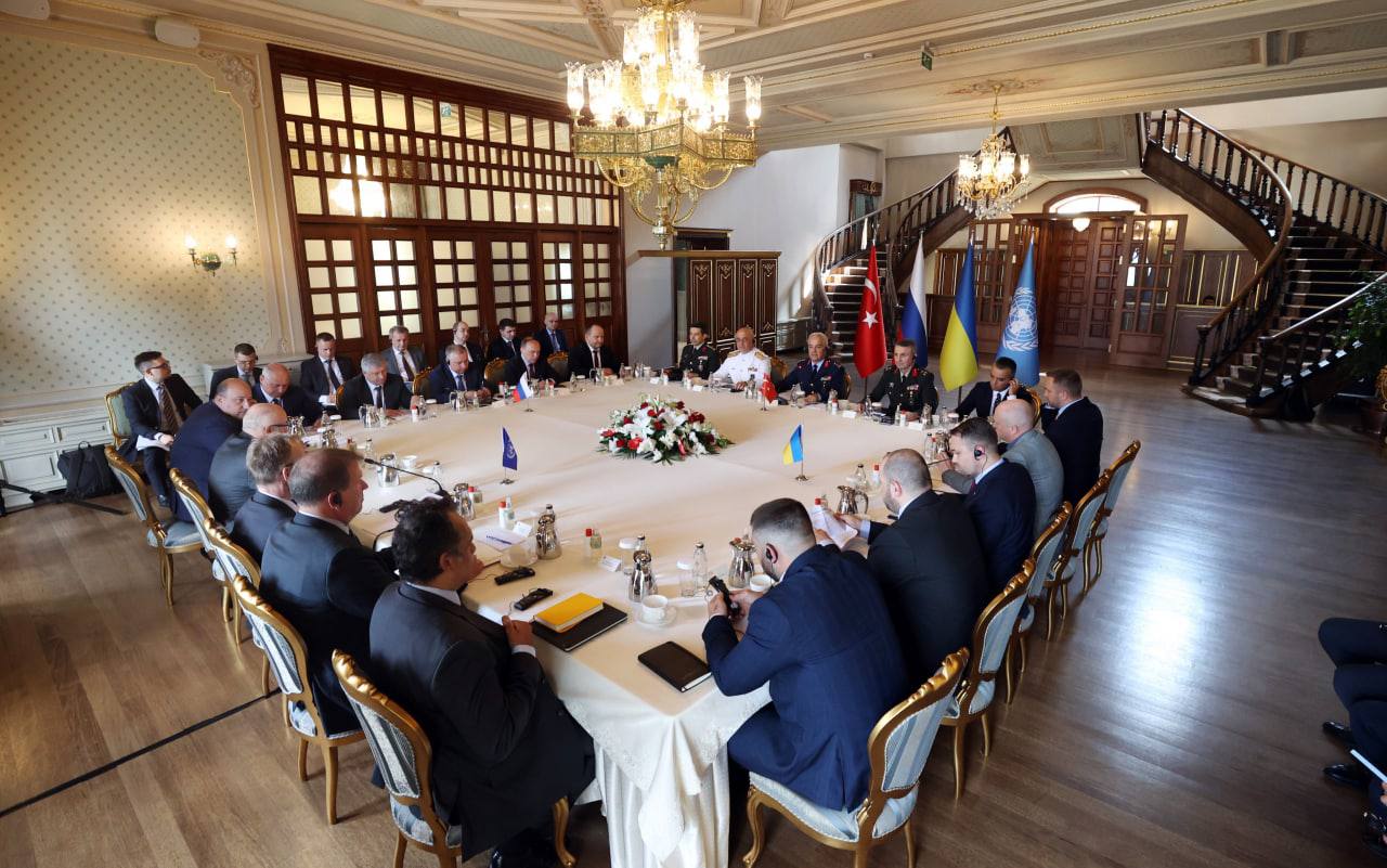 Четырехсторонние переговоры по зерну в Стамбуле между Украиной, Турцией, Россией и ООН продолжаются уже 2 часа