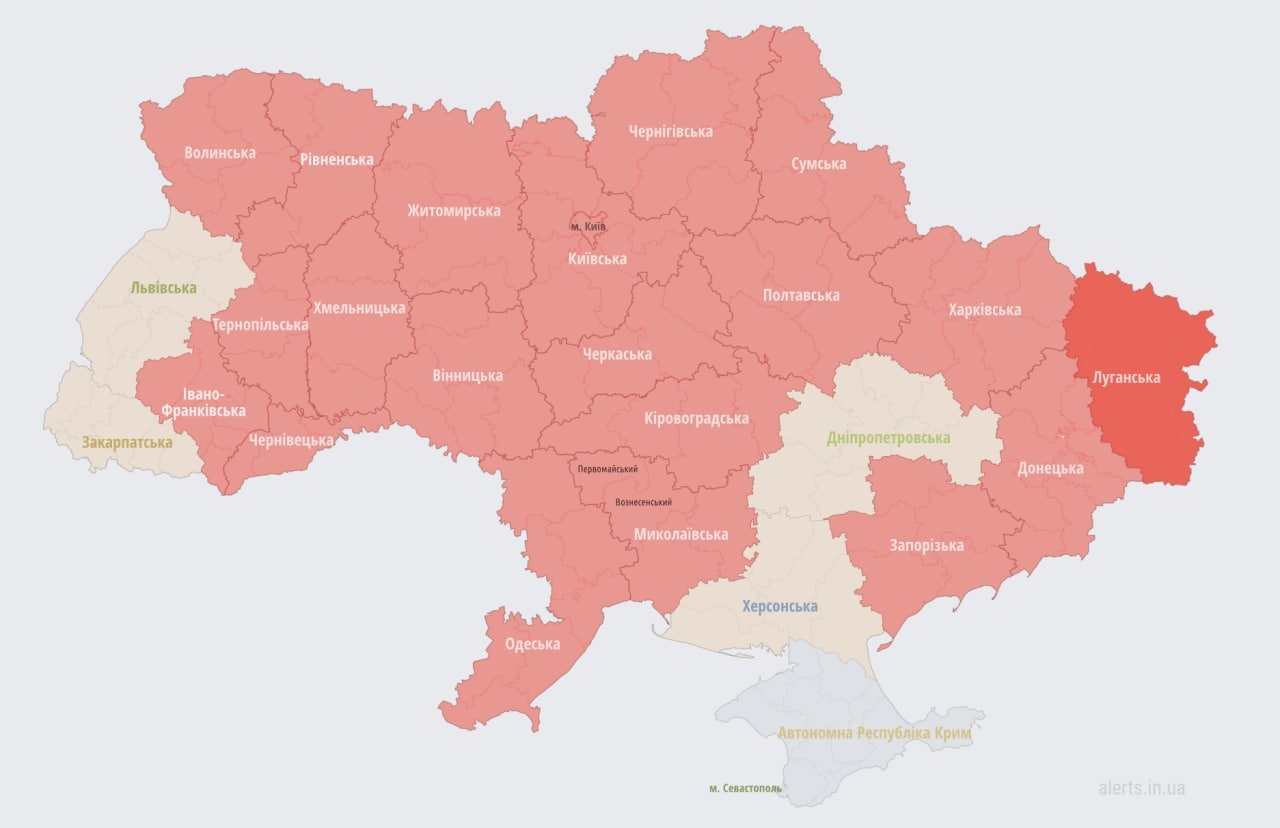 Воздушная тревога звучит почти по всей территории Украины