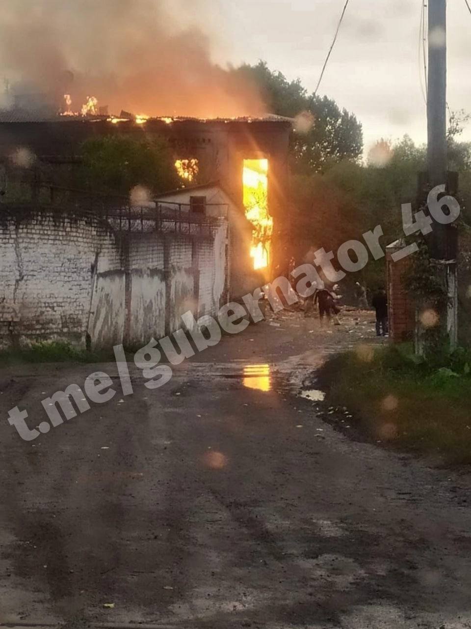Курские паблики публикуют фото последствий обстрела приграничного поселка Тёткино Глушковского района