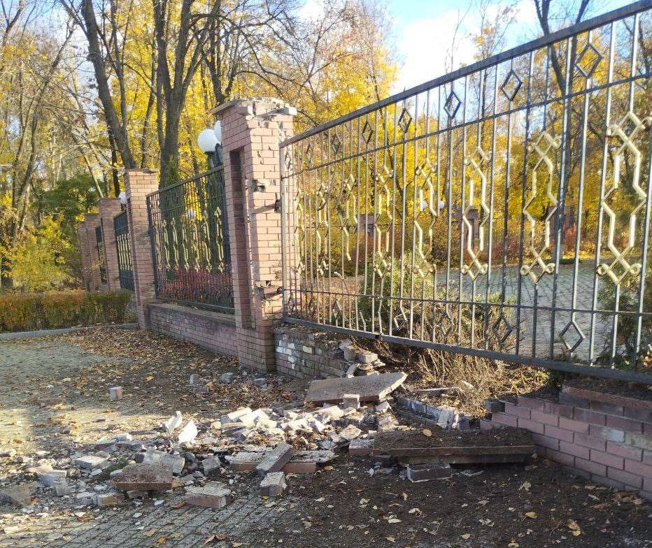 Последствия обстрела мечети в Донецке