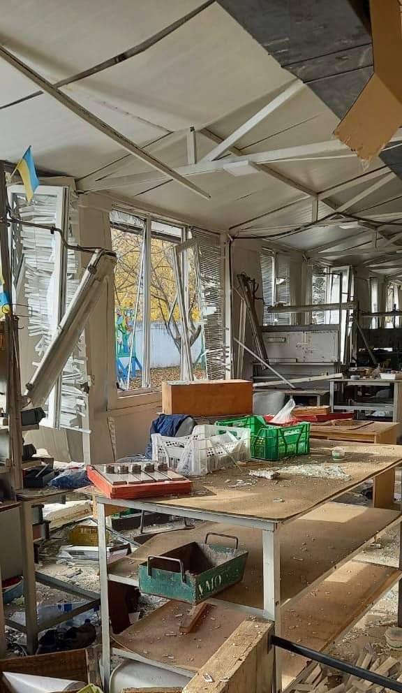 Последствия обстрела завода "Донмет" в Краматорске