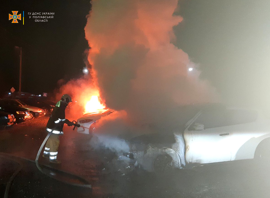 В Полтаве сгорели 6 авто