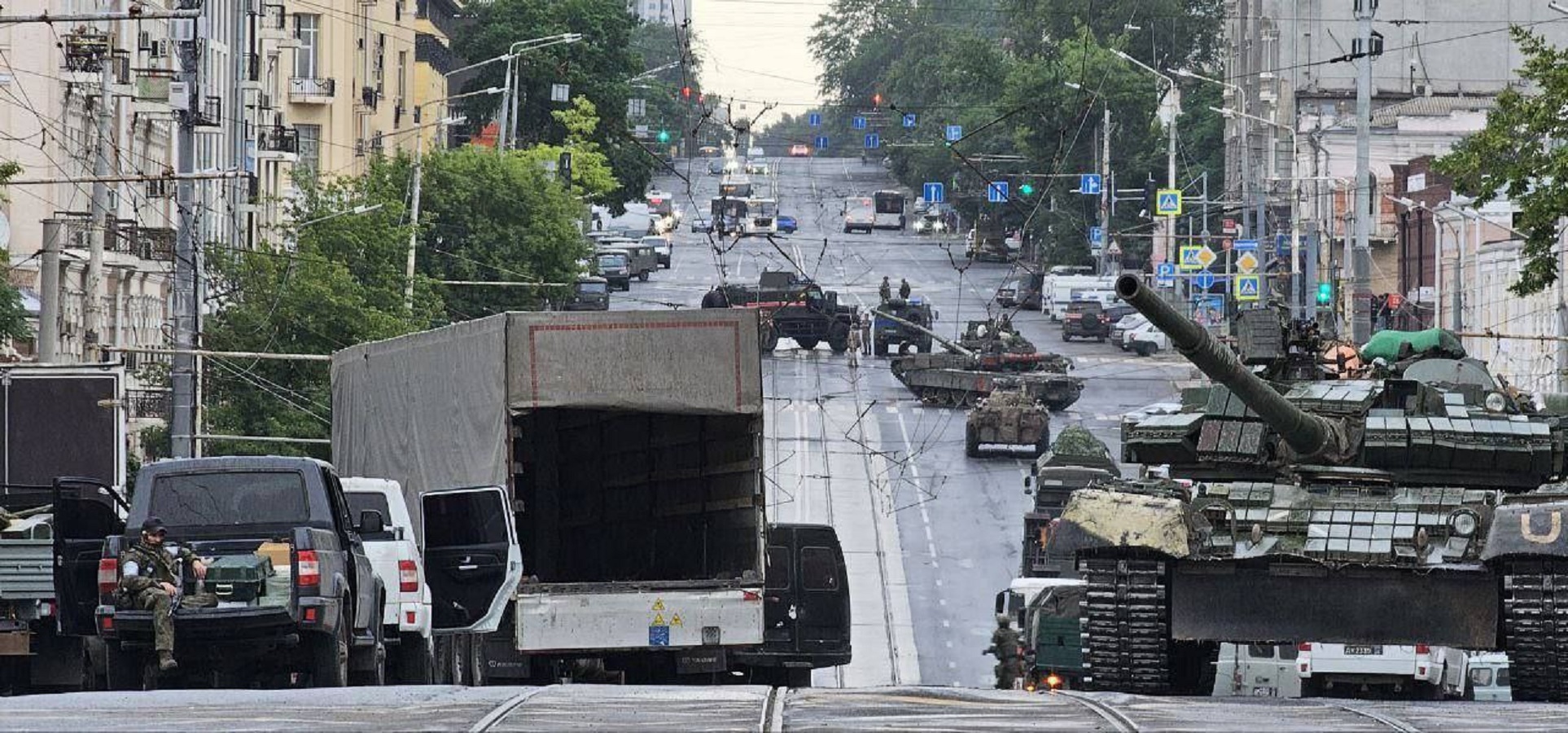 24.06 2023. ЧВК Вагнер мятеж Пригожин. Мятеж в Ростове 24 06. Военная техника. Колонна военной техники.