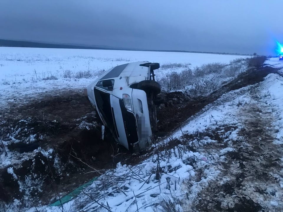 на Донбассе перевернулся пассажирский автобус