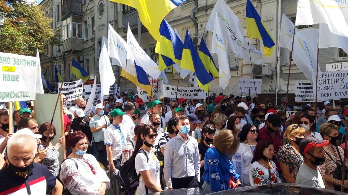 Акция протеста аграриев под зданием ВАКС. Фото: "Страна"