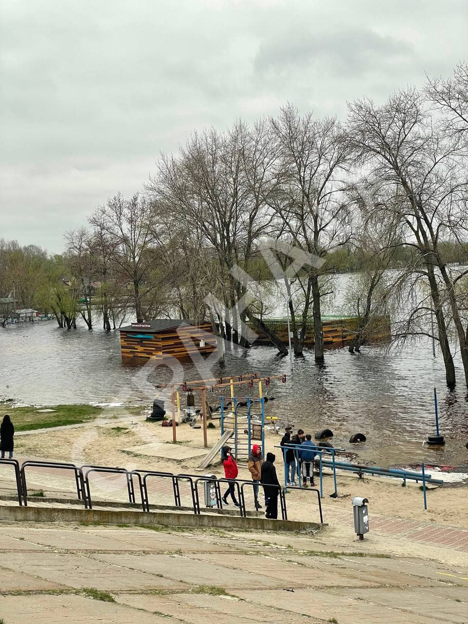 Вода на пляже в Киеве, фото 1