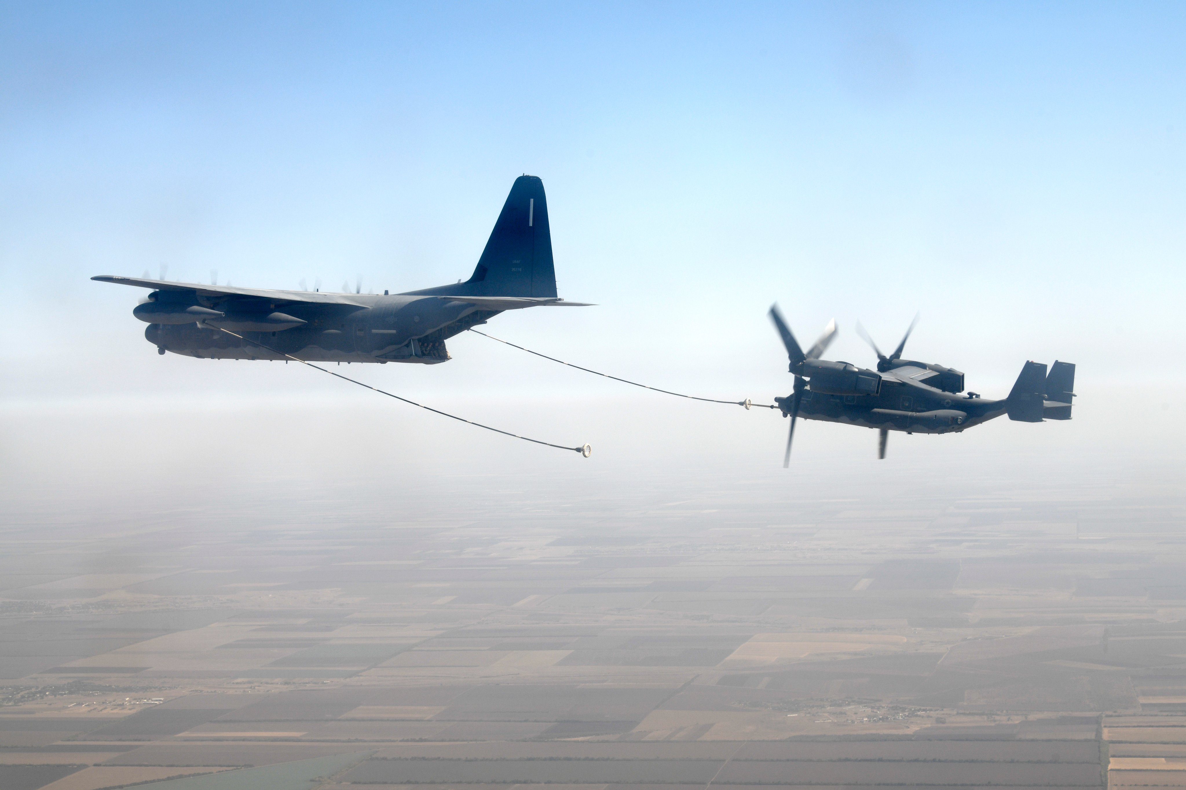 Над Киевом пролетели американские военные самолеты. Фото: Посольство США