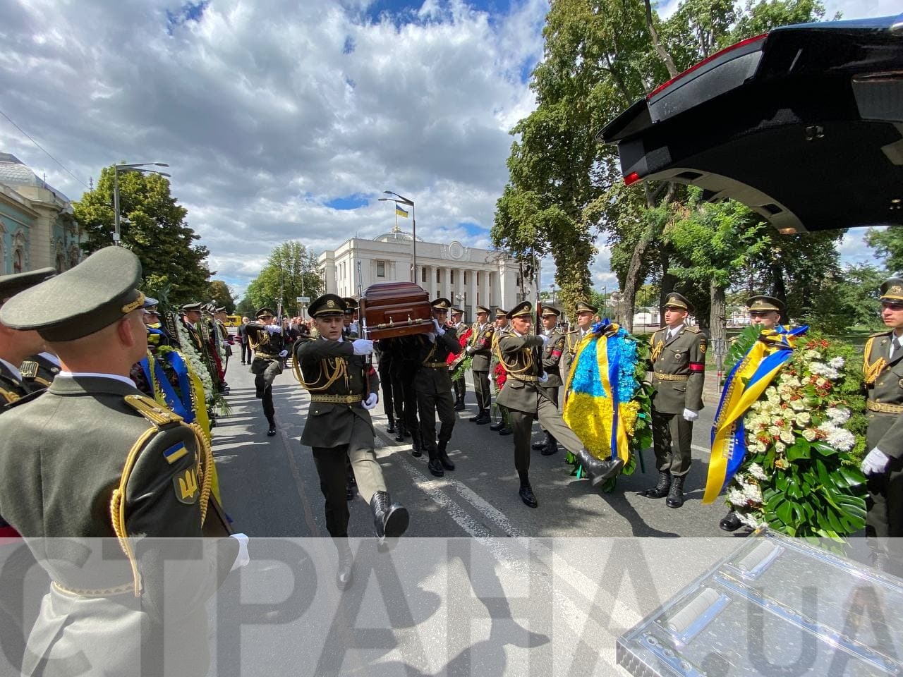 В Киеве закончилось прощание с Евгением Марчуком