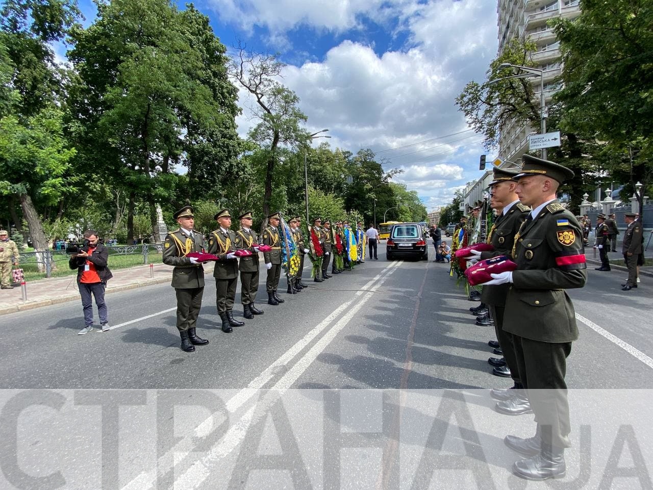 В Киеве закончилось прощание с Евгением Марчуком