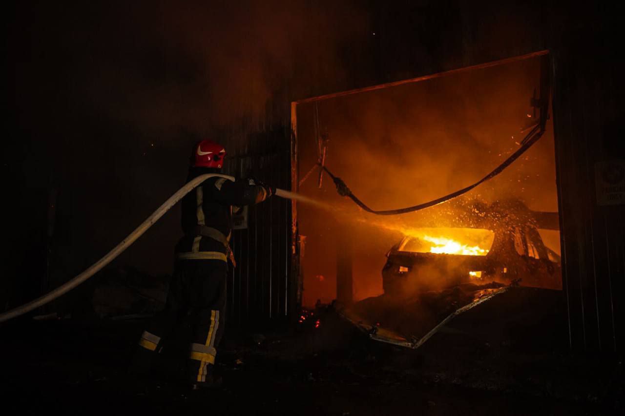 Пожар в Киеве на СТО