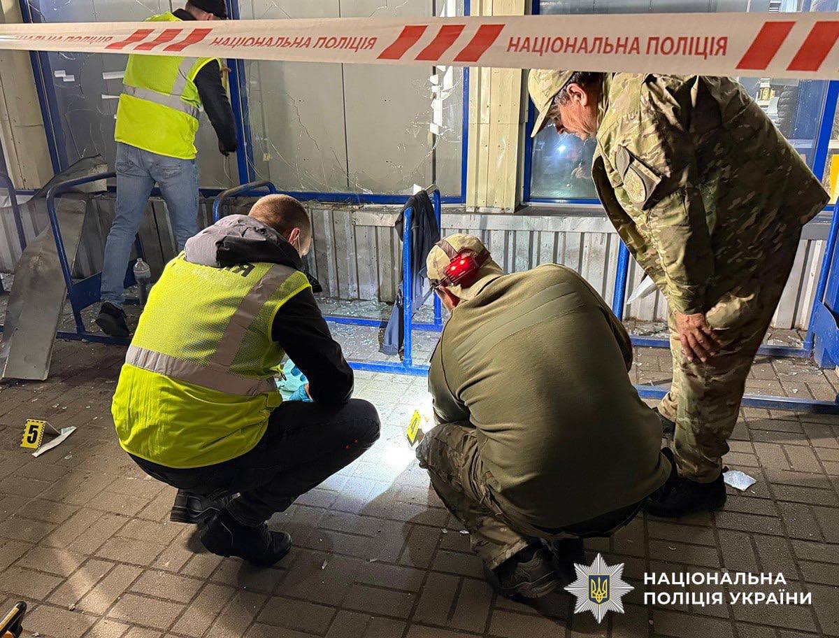Фото (2) следственных действий. Источник - zt.npu.gov.ua