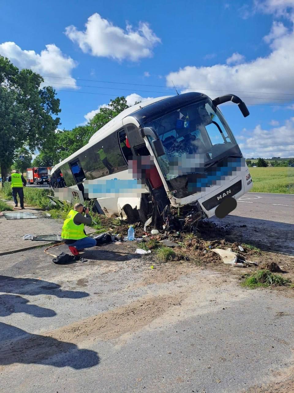 Фото разбитого автобуса. Истчоник - польские СМИ